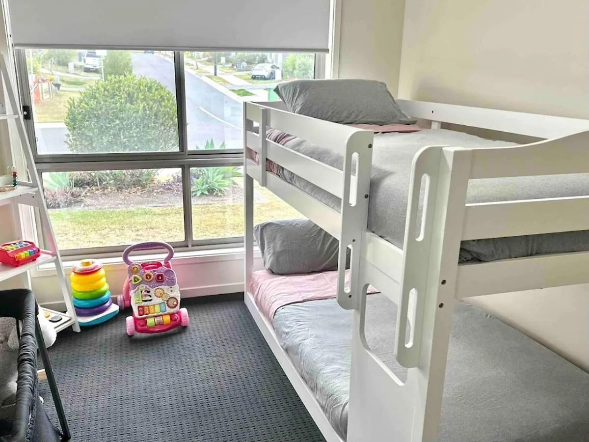 Suburban Serenity, Deebing Heights In Ipswich Loamside Holiday home